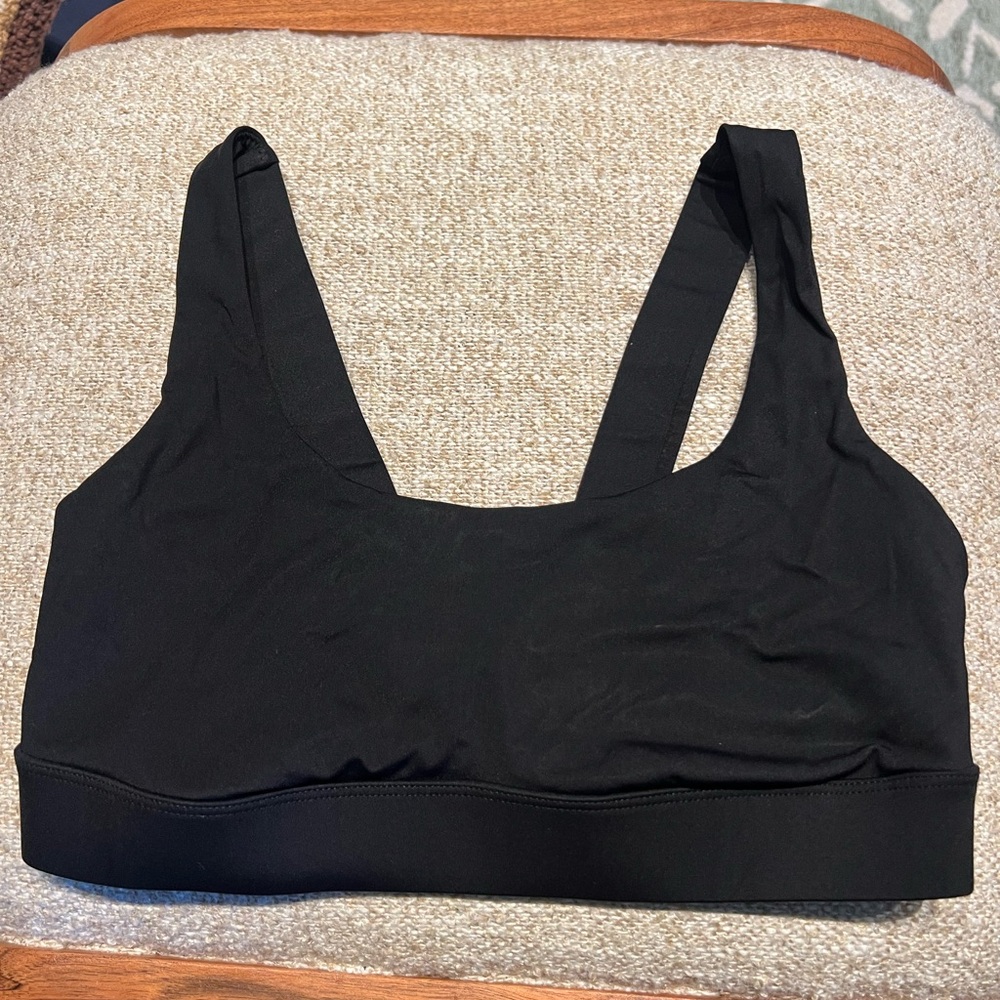 Vuori sports bra